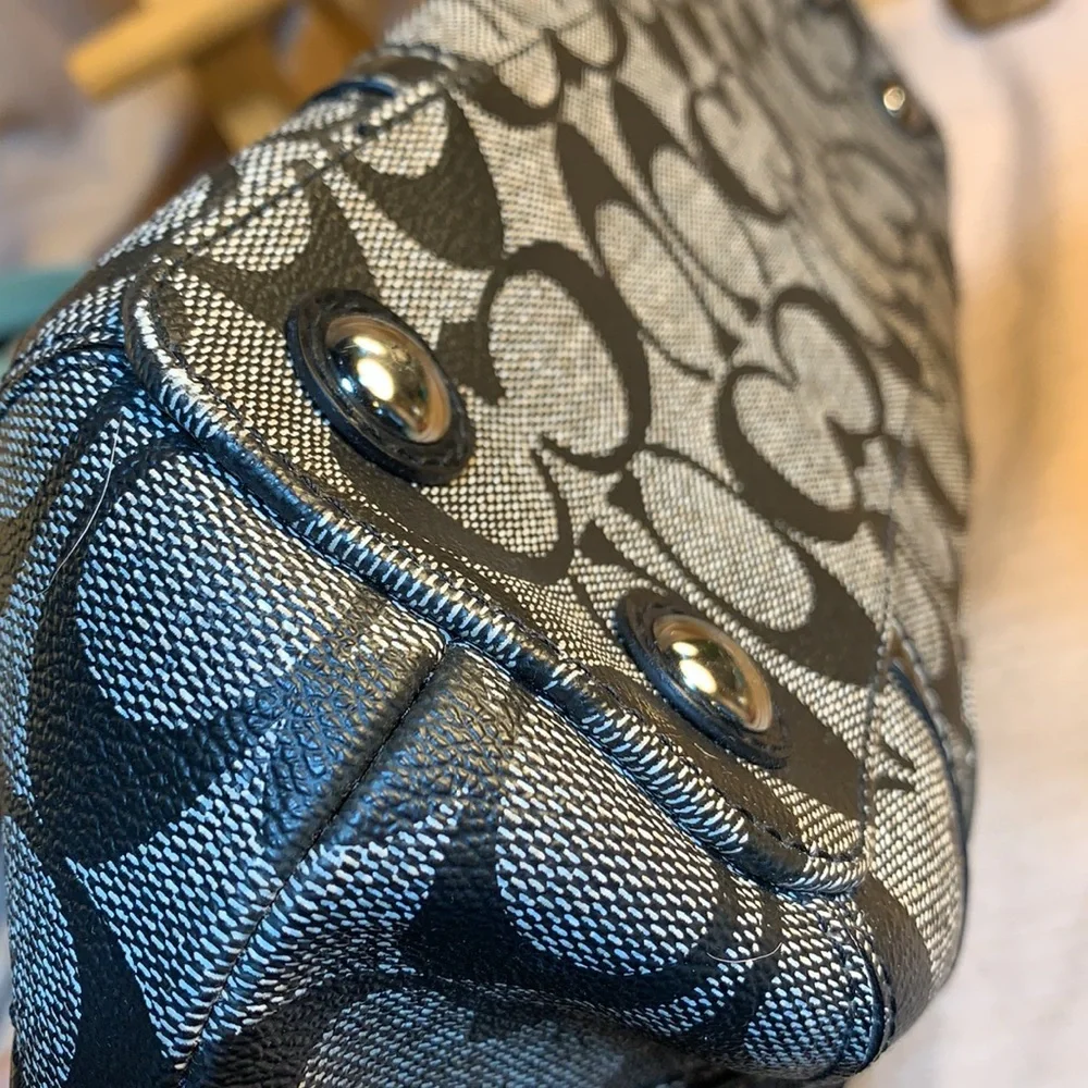 Coach almost NEW satchel/shoulder bag w/tag